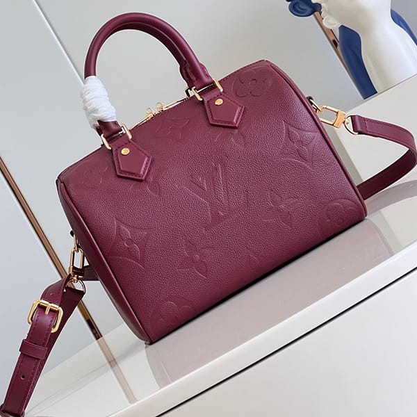 Love at first sight? Fake Louis Vuitton Speedy 25 Shoulder Bag M46646 Love at first sight? Fake Louis Vuitton Speedy 25 Shoulder Bag M46646