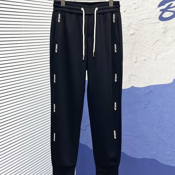 Moncler sweatpants with logo patch moc90180 Moncler sweatpants with logo patch moc90180