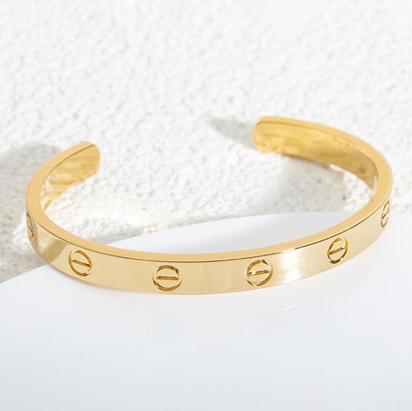 Cartier LOVE Bracelet Replica 18K Gold Bangle kaa12632