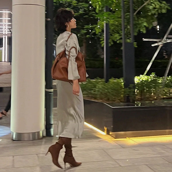 Popularity is rising rapidly The Row tote bag replica teal zap31276