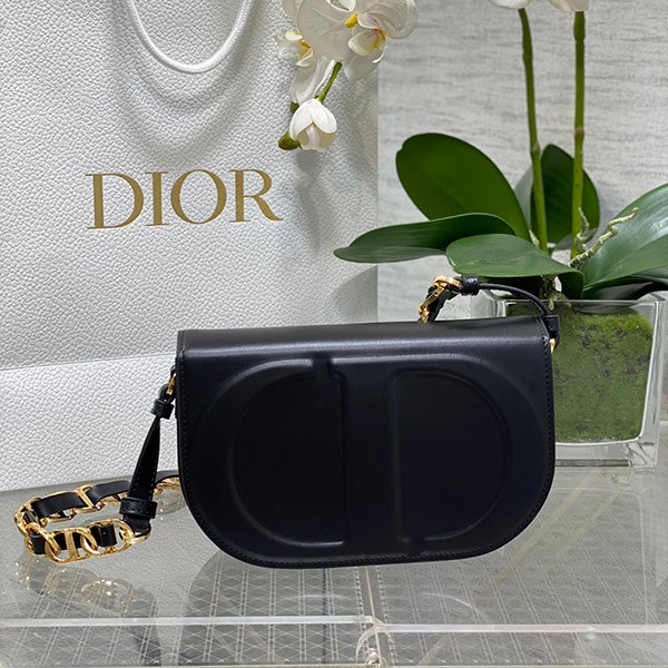 Attention ★ Dior CD Signature Bag Replica M900 Attention ★ Dior CD Signature Bag Replica M900