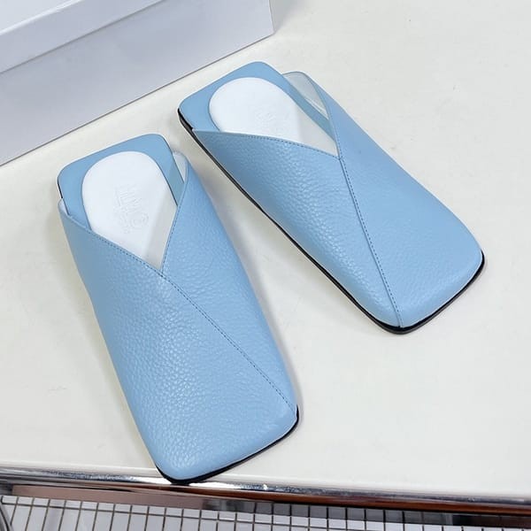 Eye-catching color MM6 Maison Margiela fake leather square slip-on Maf41238