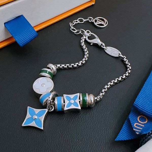 Louis Vuitton Bracelet Replica vur75558 with Tracking Louis Vuitton Bracelet Replica vur75558 with Tracking