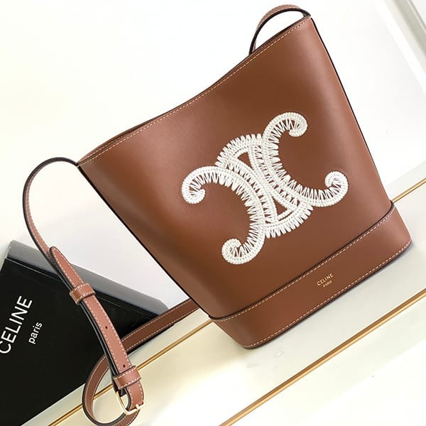 Boutique? Celine Small Baguette Cuir Triomphe Embroidery Replica Ces20588 Boutique? Celine Small Baguette Cuir Triomphe Embroidery Replica Ces20588