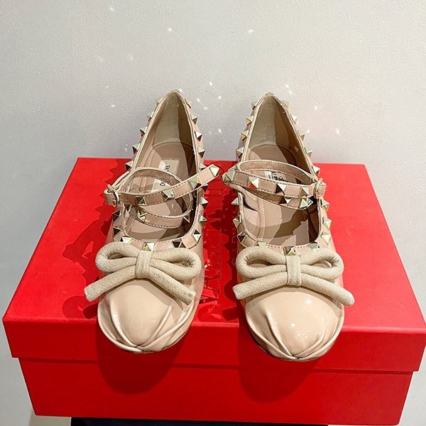 Extremely eye-catching! Valentino studded ballet shoes replica Vuw36153