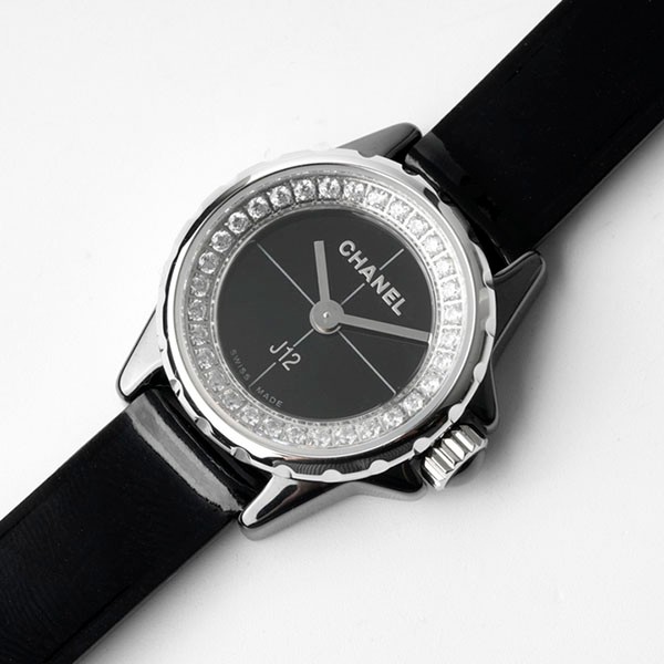 21-22AW Chanel J12?XS Replica H4663 21-22AW Chanel J12?XS Replica H4663