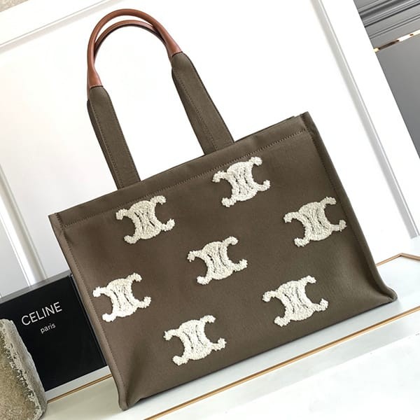 Love at first sight? Celine Triomphe bag tote copy khaki bag Cee26759 Love at first sight? Celine Triomphe bag tote copy khaki bag Cee26759