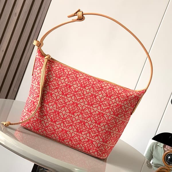 Super cheap price! Loewe replica Anagram Cube bag in 2 sizes los19028 Super cheap price! Loewe replica Anagram Cube bag in 2 sizes los19028