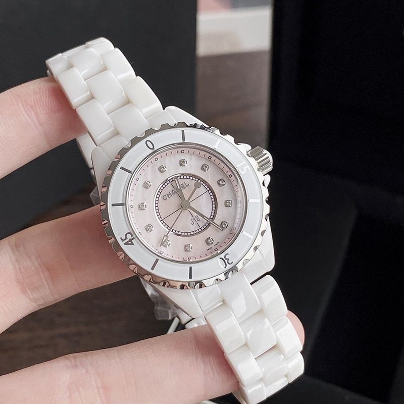 Love at first sight? Chanel replica J12 33 shw01549
