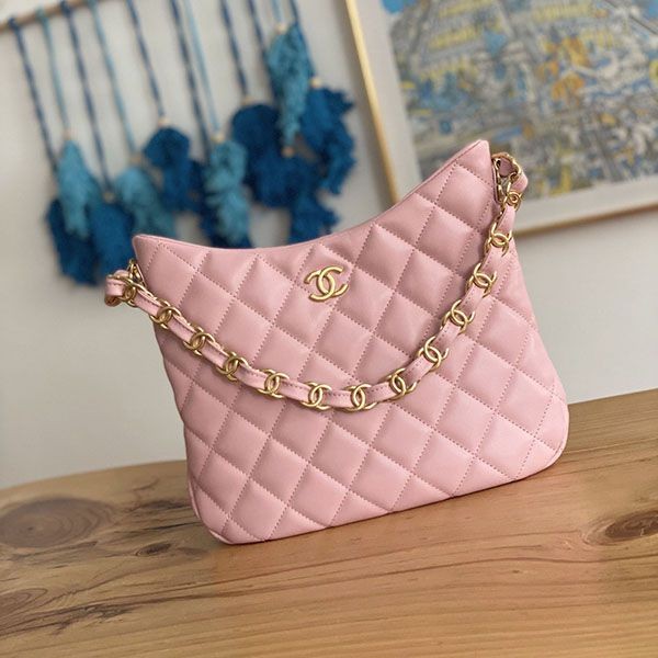 Eye-catching color Chanel hobo bag replica shq70910