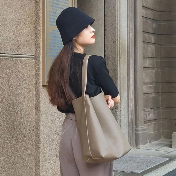 ★Popular in Japan! Zarrow Park Tote Medium Copy zao73976