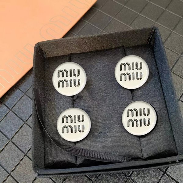 Sold out and popular ☆ Elegant Miu Miu replica logo earrings myf81679