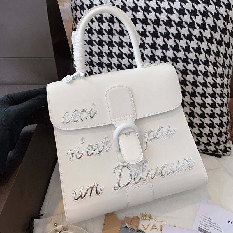 Delvaux Brillant MM replica LHumour Dea52304 not available in Japan