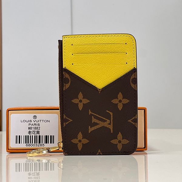 Many celebrities love the Louis Vuitton Porte Carte Romy fake card case M81882