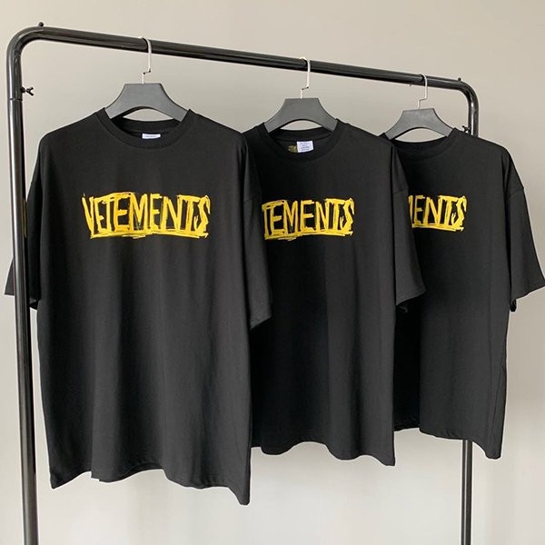 Very popular! Attention-grabbing! Vetements fake WORLD TOUR logo T-shirt vuh99924 Very popular! Attention-grabbing! Vetements fake WORLD TOUR logo T-shirt vuh99924