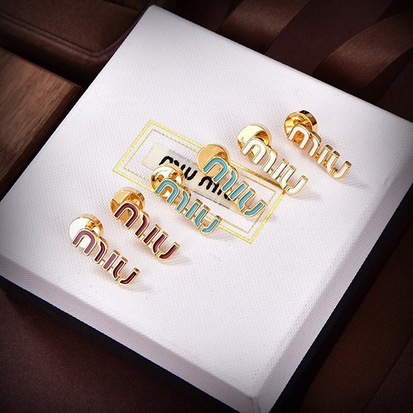 Very popular! Gifts and thank you gifts Miu Miu logo earrings, imitation, 3 colors, myn38204