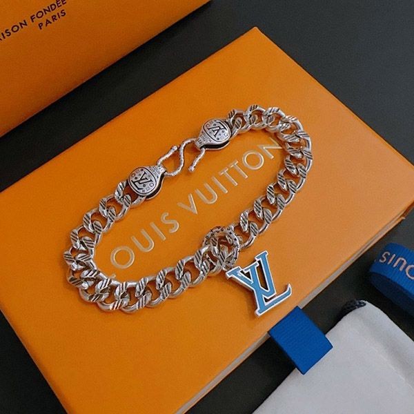 Cute Louis Vuitton Bracelet Replica LV Instinct vuz88967 Cute Louis Vuitton Bracelet Replica LV Instinct vuz88967