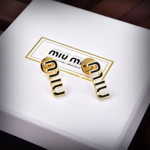 [Used by many celebrities] Miu Miu logo earrings replica myd15195
