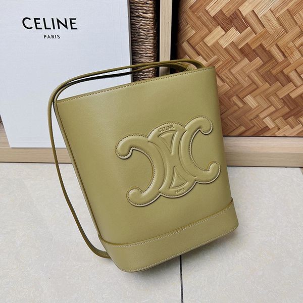 New for Spring/Summer: Celine Cuir Triomphe Basket Bag Replica 198243DU3.38NO New for Spring/Summer: Celine Cuir Triomphe Basket Bag Replica 198243DU3.38NO