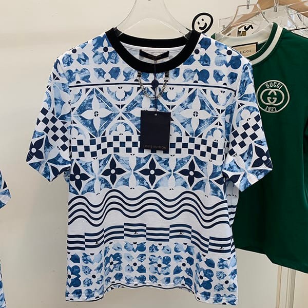 Rare Louis Vuitton Cropped T-shirt Replica 1ABQEM Rare Louis Vuitton Cropped T-shirt Replica 1ABQEM