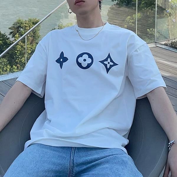 n-grade Recommended Louis Vuitton Monogram T-shirt copy vun33193 n-grade Recommended Louis Vuitton Monogram T-shirt copy vun33193