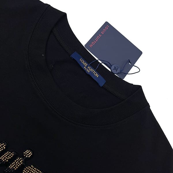 Latest and stylish Louis Vuitton graphic crew neck T-shirt copy in 2 colors vuf62640