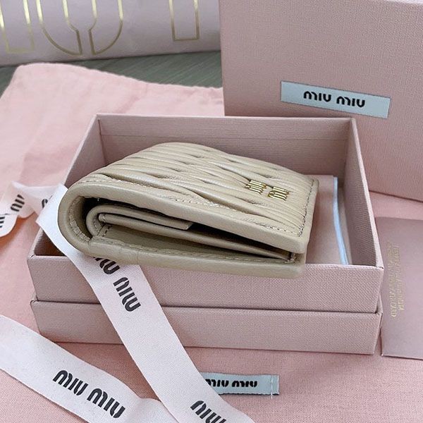 Attention ★ Miu Miu Replica Matelasse Leather Bi-Fold Wallet myd89881