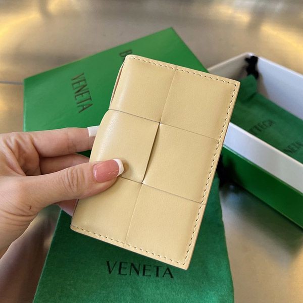 ★Japan!! Popular! Bottega Veneta Bi-fold Wallet Replica Maxi Intre bop15679 ★Japan!! Popular! Bottega Veneta Bi-fold Wallet Replica Maxi Intre bop15679