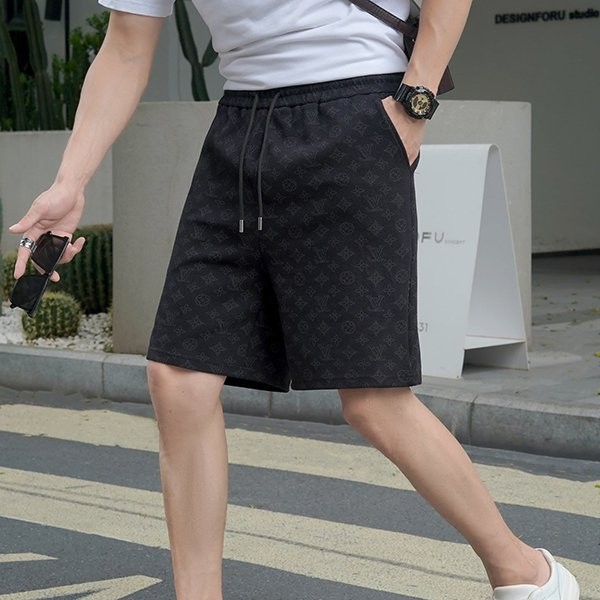 A battle for the Louis Vuitton replica Monogram Logo Print Shorts vur04628