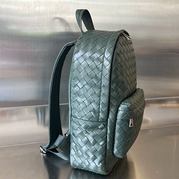 Super low price! Bottega Veneta Small Intrecciato Replica Backpack bod40291
