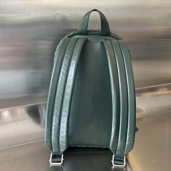 Super low price! Bottega Veneta Small Intrecciato Replica Backpack bod40291