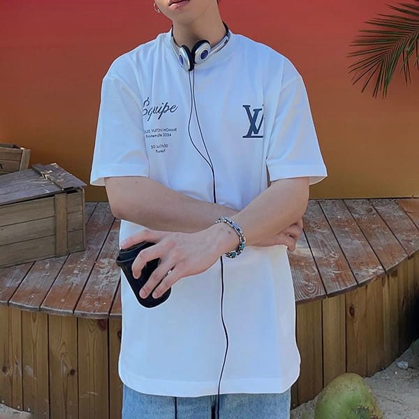 Rare Louis Vuitton Graphic Crew Neck T-Shirt Replica vur29934 Rare Louis Vuitton Graphic Crew Neck T-Shirt Replica vur29934