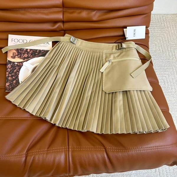 I definitely want it! Dior pleated mini skirt cotton replica 341J58A3332