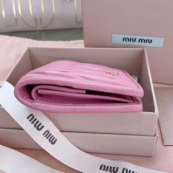 Lovely Miu Miu matelassé leather bi-fold wallet myt94522