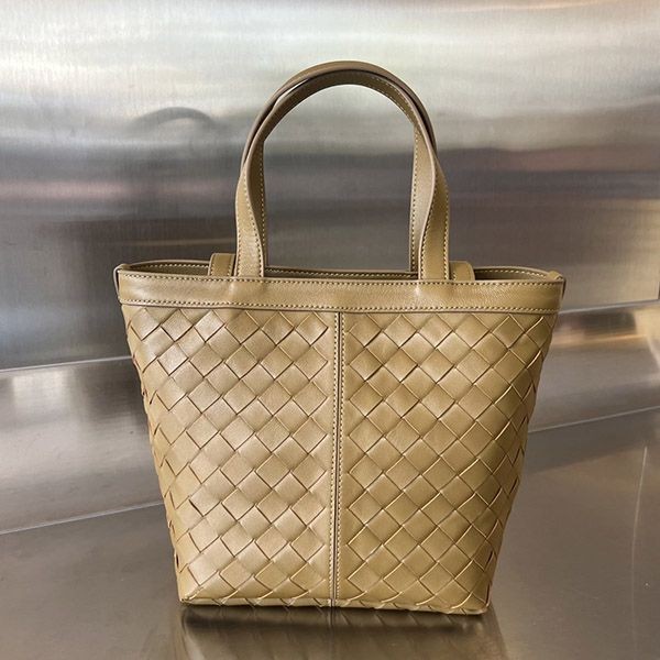 Bottega Veneta Small Flip Flap Handbag bol25654