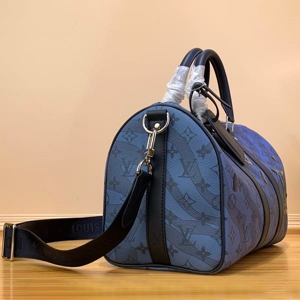 World-famous Louis Vuitton Keepall Bandouliere 35 Shoulder Bag Replica M22573