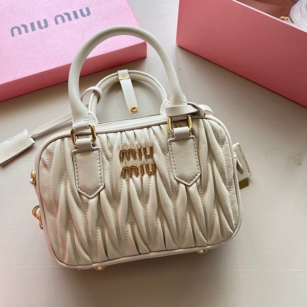 Competitive battle? Miu Miu handbag replica myh52533 Competitive battle? Miu Miu handbag replica myh52533
