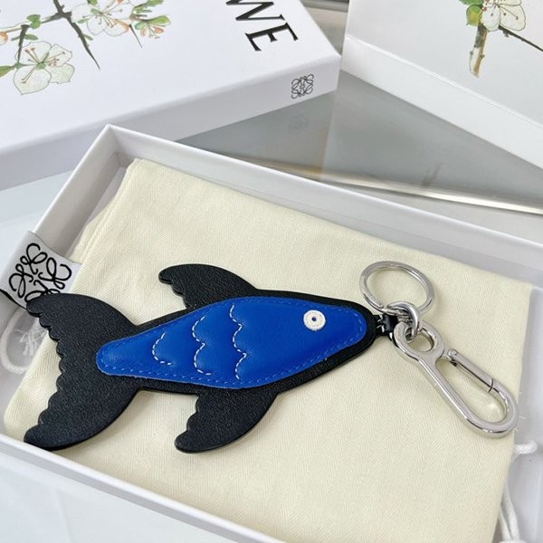 Very popular! Attention-grabbing! Loewe Fish Charm Keychain Replica loo78346