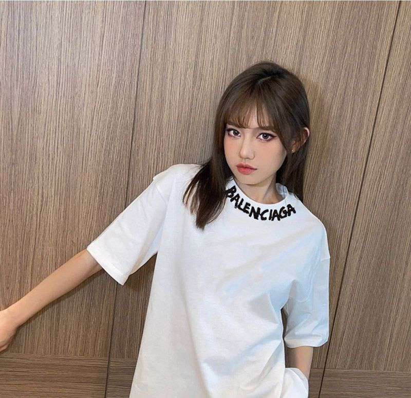 Popular Balenciaga replica T-shirt with printed logo on neckline baj43540