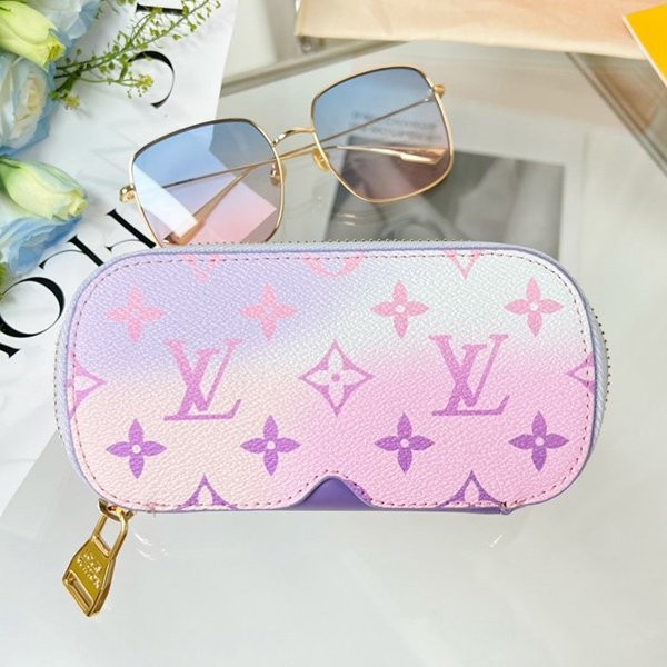 《Cute? 22SS》Louis Vuitton Etui Lunette GM Glasses Case Replica GI0751