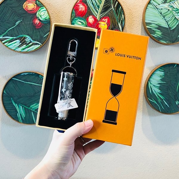 Stylish and cute Louis Vuitton key ring copy hourglass vuw08443