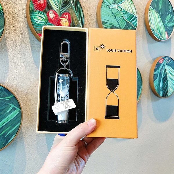 Stylish and cute Louis Vuitton key ring copy hourglass vuw08443