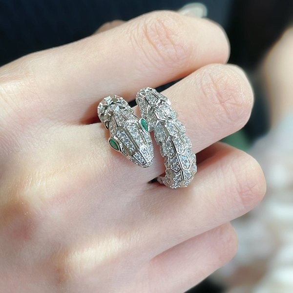 [Used by many celebrities] Bulgari Serpenti fake Viper ring Buq85972