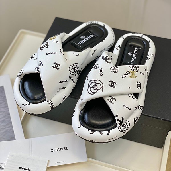 Extremely comfortable! Chanel cross-strap sandals replica shx67536