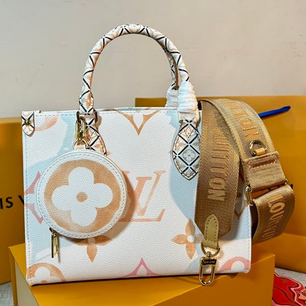 Love at first sight? Louis Vuitton On the Go PM Replica Tote Bag vub00070