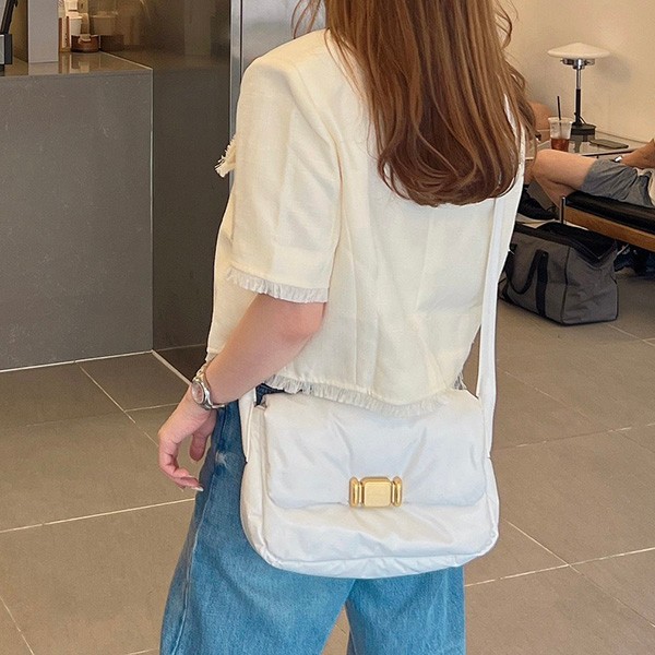 Bottega Veneta Pillow Replica Shoulder Bag bos29046 Bottega Veneta Pillow Replica Shoulder Bag bos29046