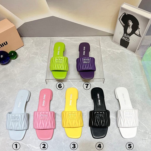 The very popular matelassé? [Miu Miu fake] Logo flat sandals in 7 colors 5XX605_3LM5
