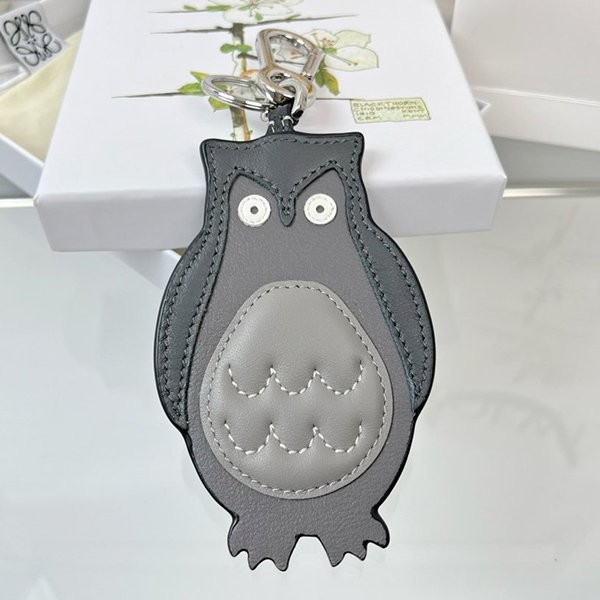 Sold out popular ☆ Elegant Loewe Owl Charm Keychain Replica lol63017
