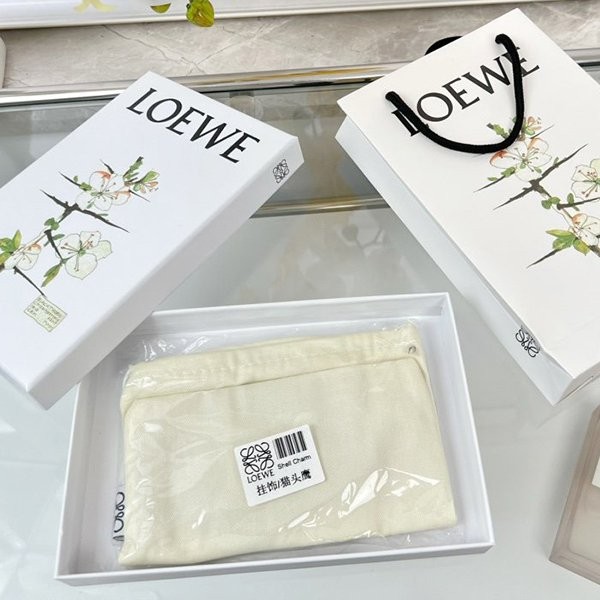 Sold out popular ☆ Elegant Loewe Owl Charm Keychain Replica lol63017