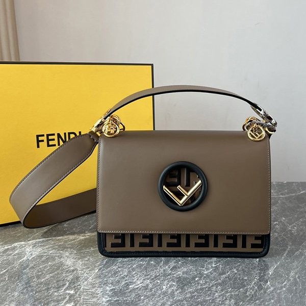Hard to find! Fendi FF logo fake shoulder bag fee69010 Hard to find! Fendi FF logo fake shoulder bag fee69010